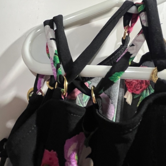 Express medium cold shoulder top - Picture 6 of 8